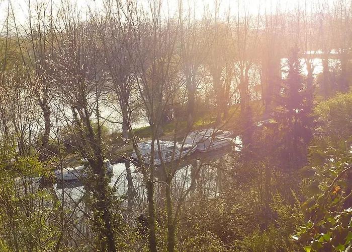 Le Dormeur Du Val Bed & Breakfast Le Mas-dʼAgenais