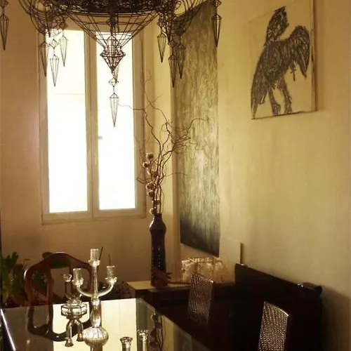 Le Dormeur Du Val Bed & Breakfast *